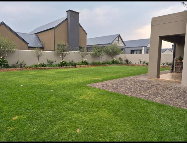 4 BEDROOM HOUSE FOR SALE IN HERON BANKS GOLF ESTATE